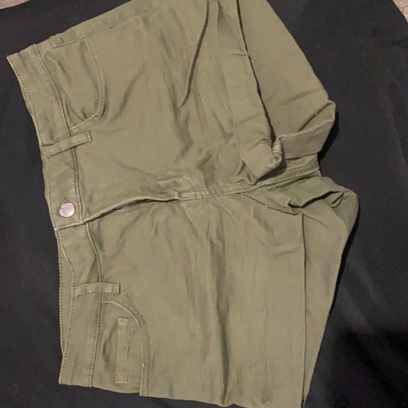 H&M - Picture 1 of 2